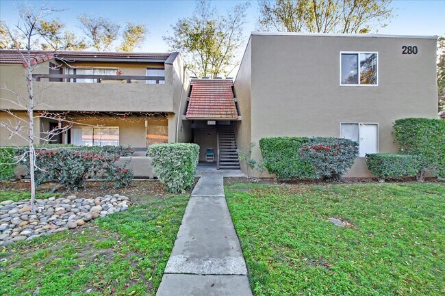 Building Photo - 280 Tradewinds Dr