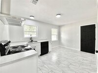 Building Photo - 923 Fernwood Ave
