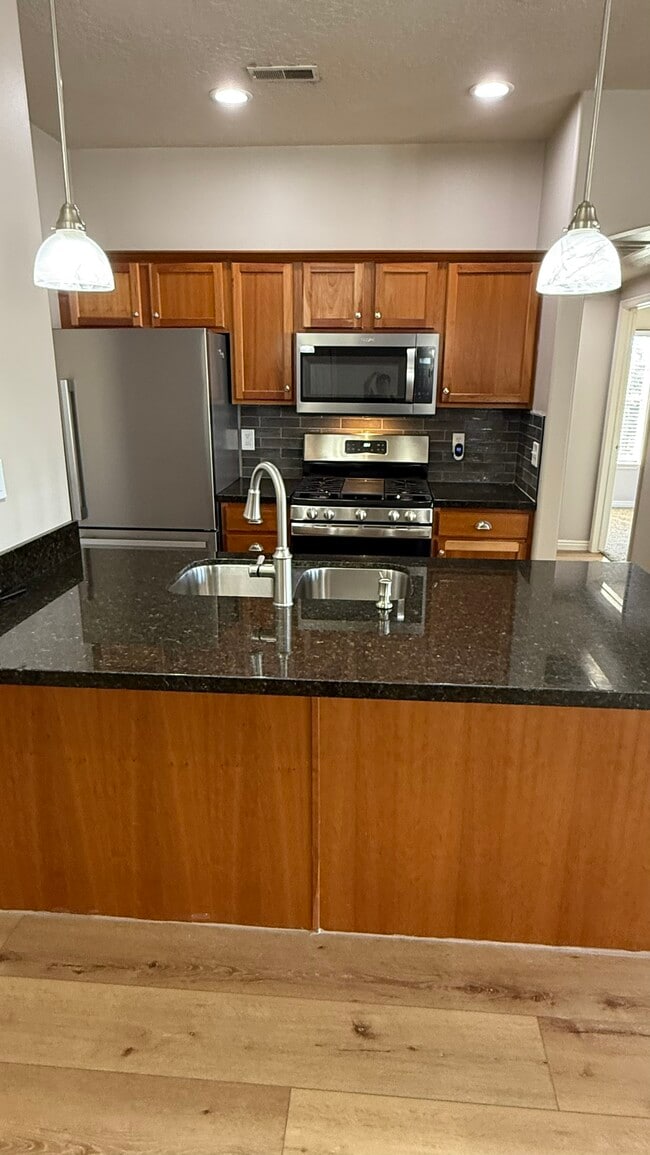 Building Photo - 1174 S. Meadow Fork #6