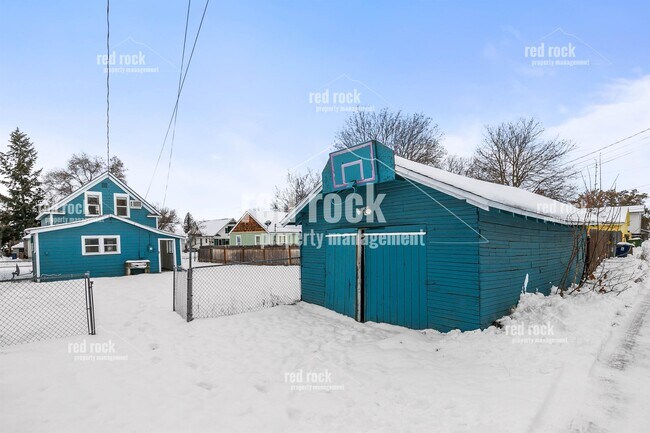 Building Photo - 1517 E Bridgeport Ave