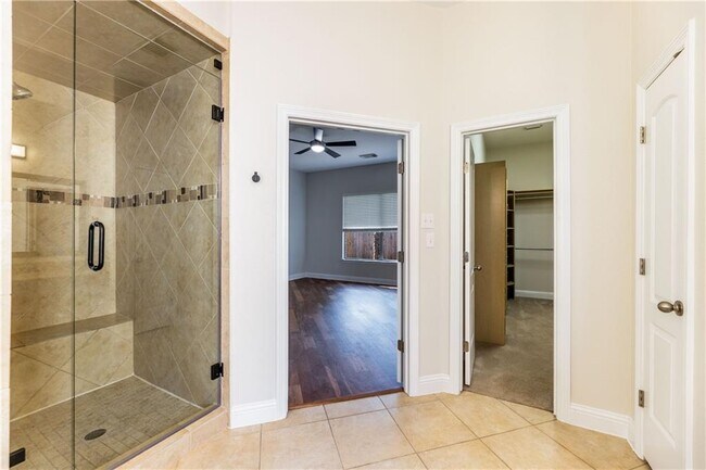 Building Photo - 4001 Sapphire Loop