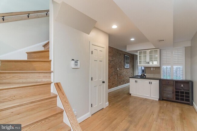 Building Photo - 2321 17th St NW