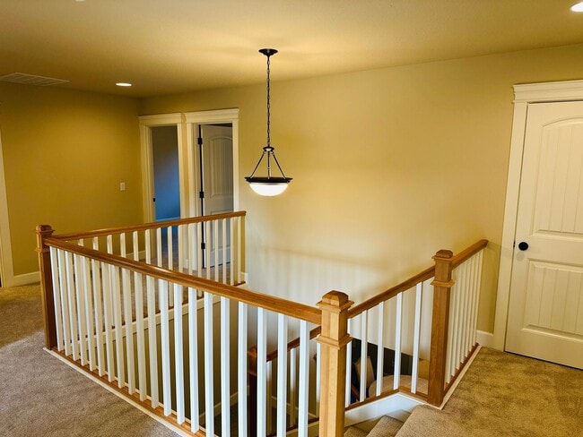 Building Photo - Beautiful Custom Felida Home