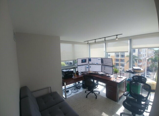 Building Photo - 2655 Collins Ave