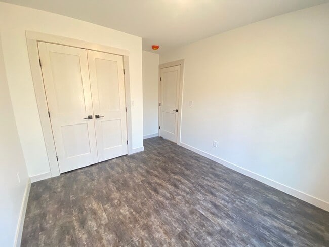 Building Photo - AVAILABLE JUNE - New Construction 3 Bed, 2 Bath Home....Perfect Location!