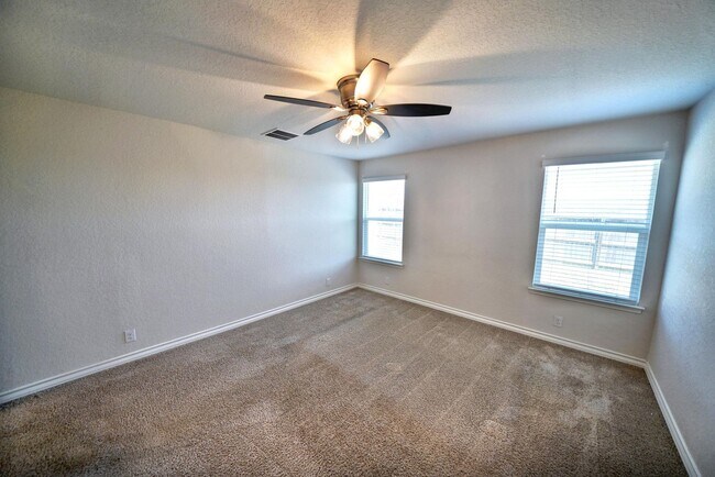 Building Photo - Stunning 4-Bedroom Home in Cobalt Canyon, ...