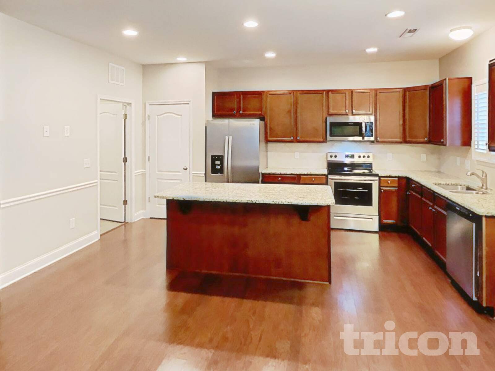 Building Photo - 5766 Woodside Forest Trail