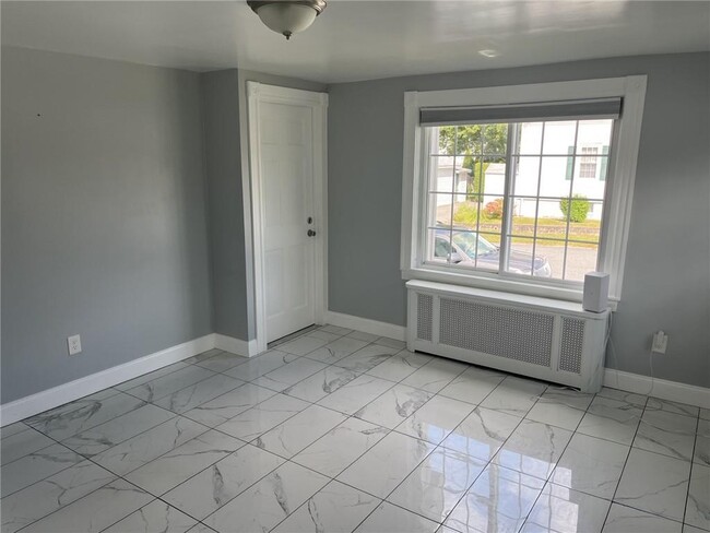 Building Photo - 45 Hazelwood Ave