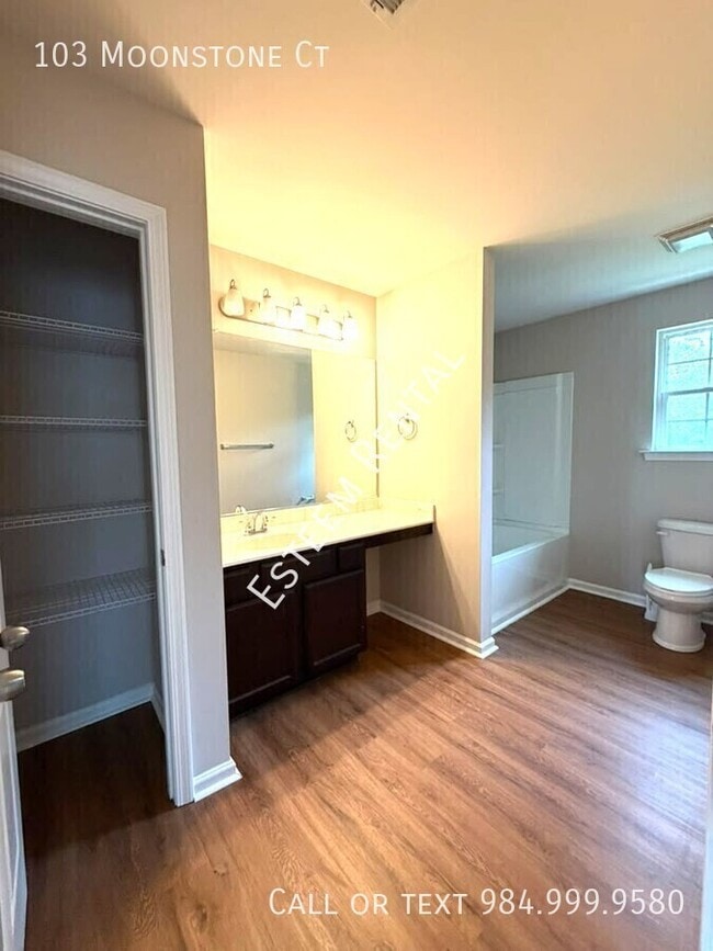 Building Photo - 103 Moonstone Ct