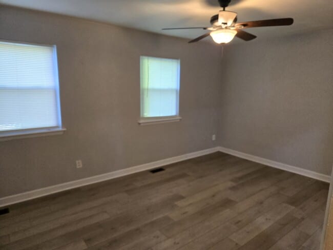 Building Photo - 606 Redkirk Ln