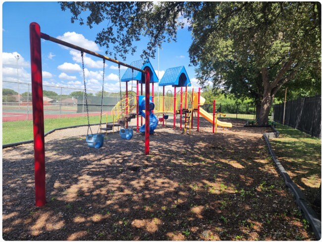Building Photo - Inviting Northwest San Antonio Home - Fireplace, Office Flex, & Mature Trees