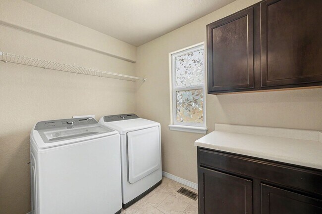 Building Photo - Beautiful home in Liberty Ranch