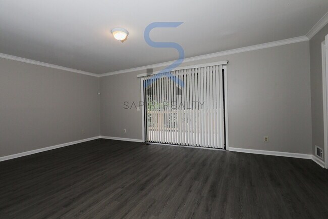 Building Photo - 3000 Collier Dr NW