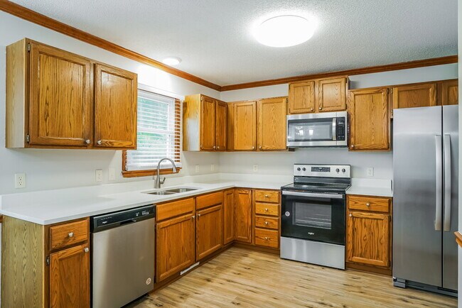 Building Photo - 1113 Buttercup Ln