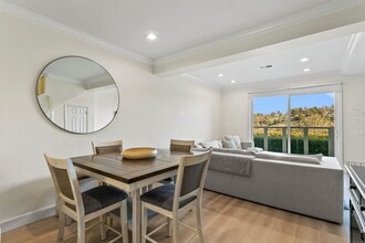 Building Photo - Beautifully Updated 2 Bed/2 Bath Condo with Views!