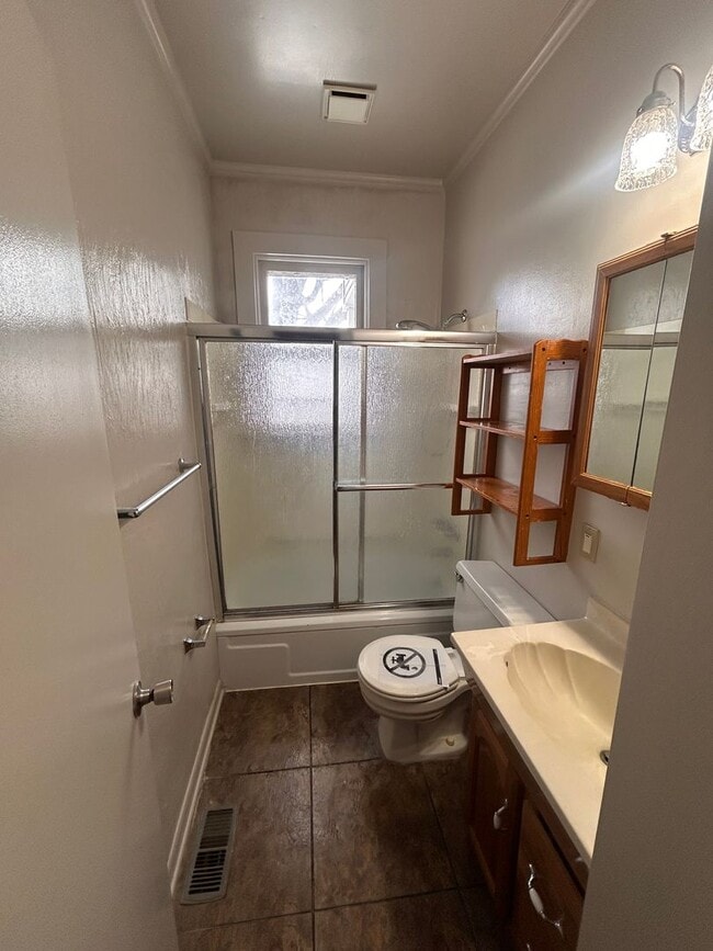 Building Photo - 926 Rivermet Ave