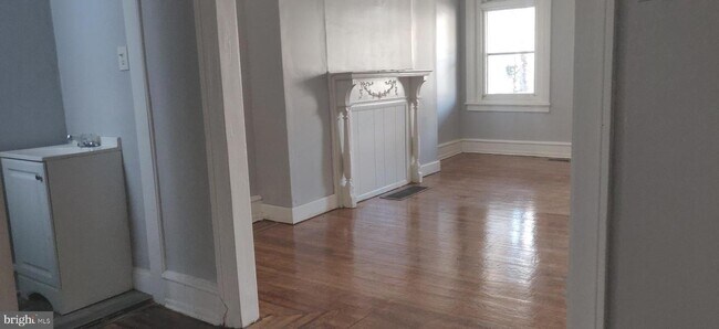 Building Photo - 3729 N Park Ave