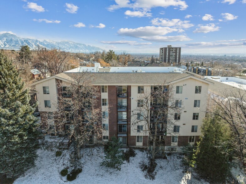 Building Photo - 1044 E 400 S