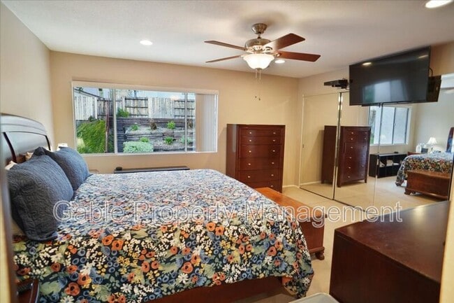 Building Photo - 15845 Rosehaven Ln