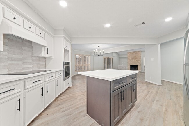 Building Photo - 154 Old Bridge Lake St