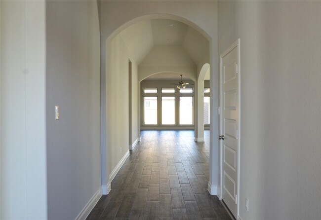 Building Photo - 10511 Forfar Ln
