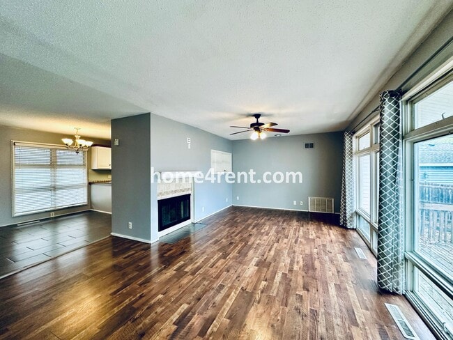 Building Photo - Charming Ranch Style, Prairie Village Home w/ a Fenced Yard, Updated Baths, and All Appliances In...