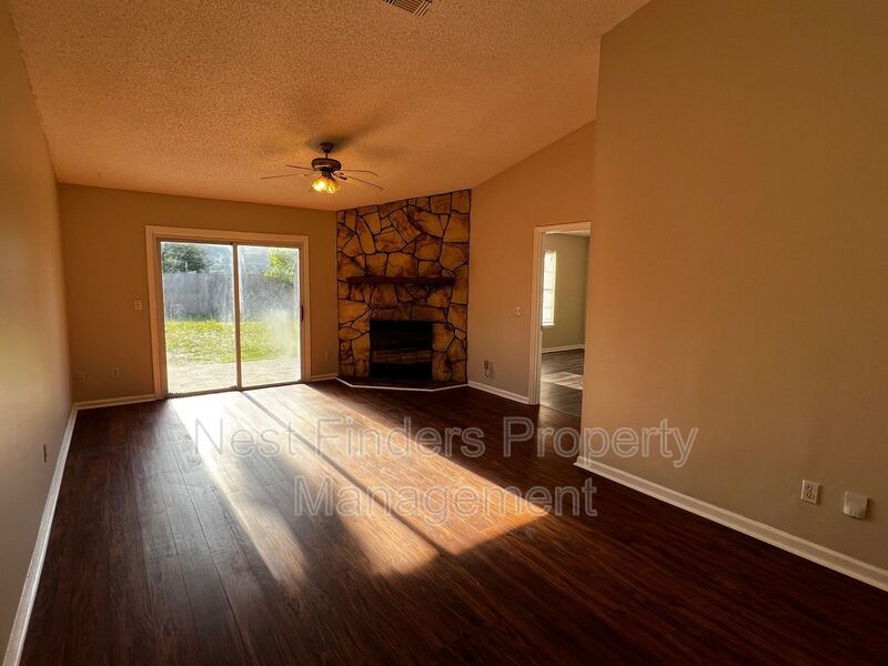 Building Photo - 2532 White Horse Rd E