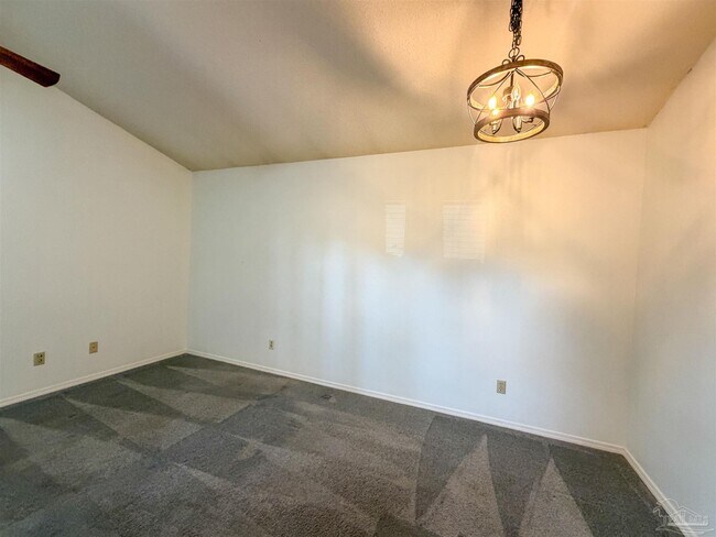 Building Photo - 8101 Treetop Ln