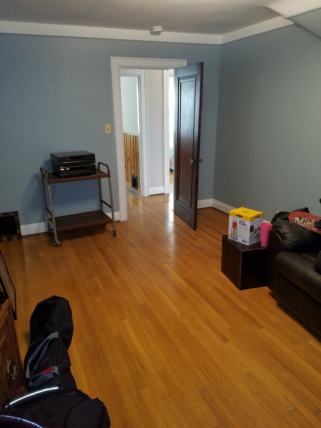 Building Photo - 3059 Taylor Ave