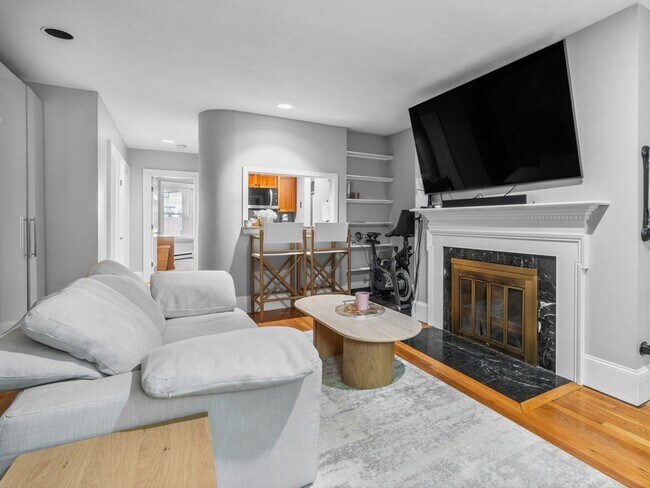 Building Photo - 19 Greenwich Pk