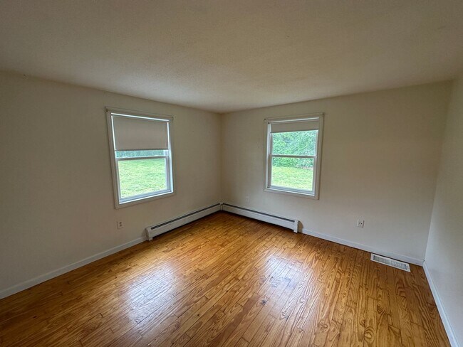 Building Photo - 169 Rocky Hill Rd