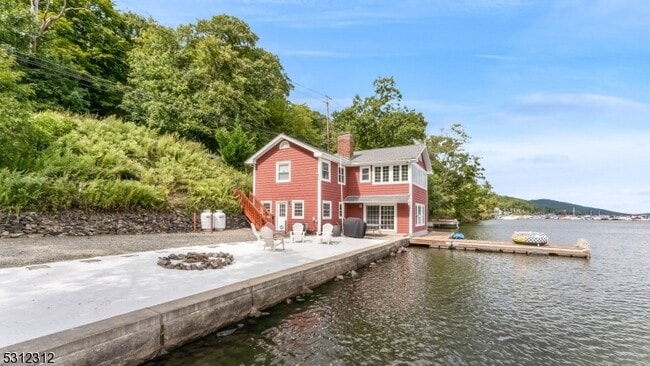 Primary Photo - 206 Lakeside Rd