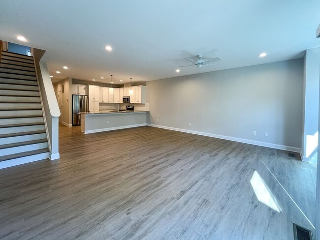 Building Photo - 1529 Birnam Dr