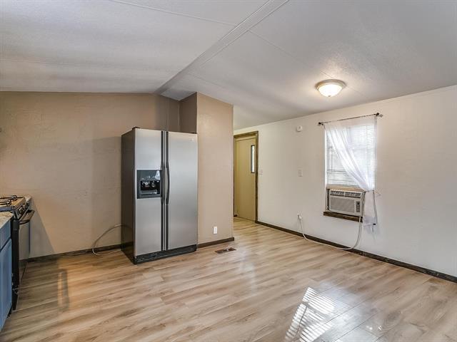 Building Photo - 1802 Whispering Oaks St