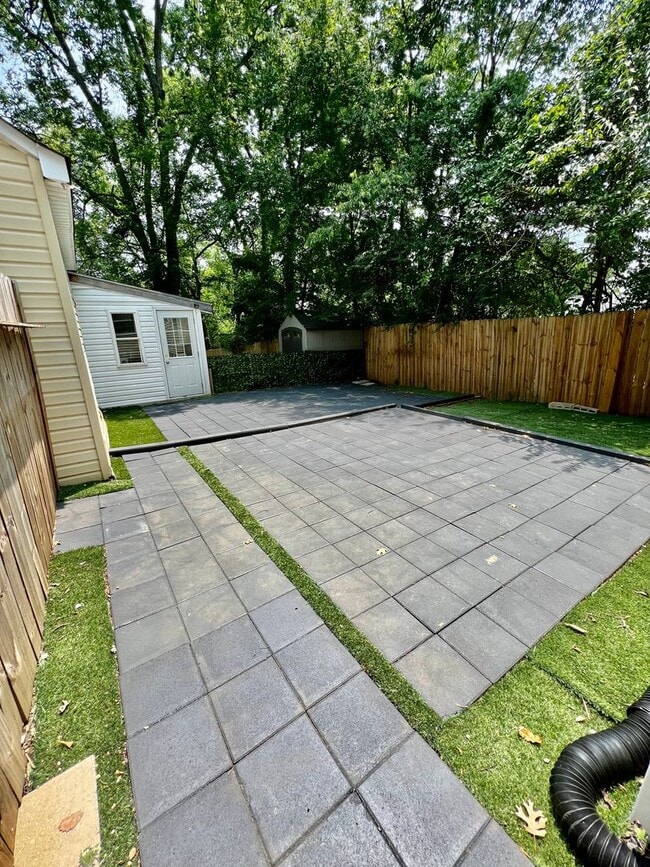 Building Photo - Cute and Cozy 2 bd/1 bath Home in Madison!