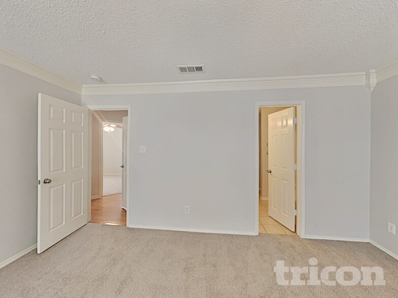 Building Photo - 3022 Autumn Run Dr
