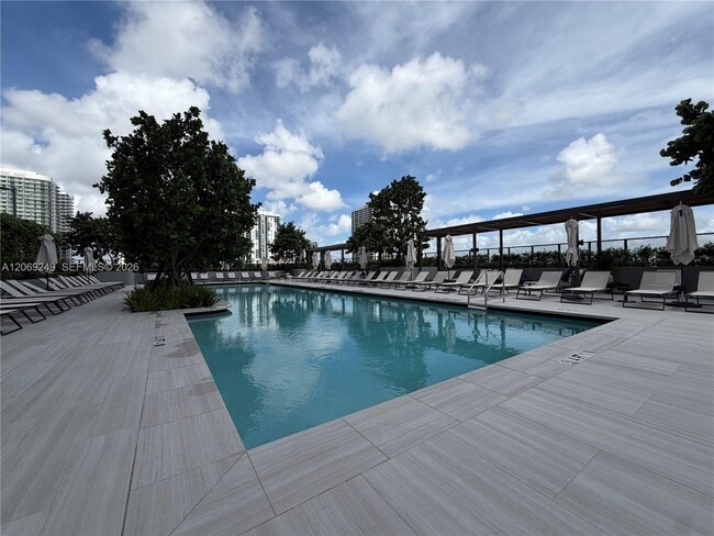 Building Photo - 1400 Biscayne Blvd