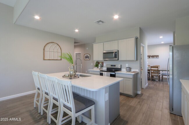 Building Photo - 44583 W Palo Olmo Rd