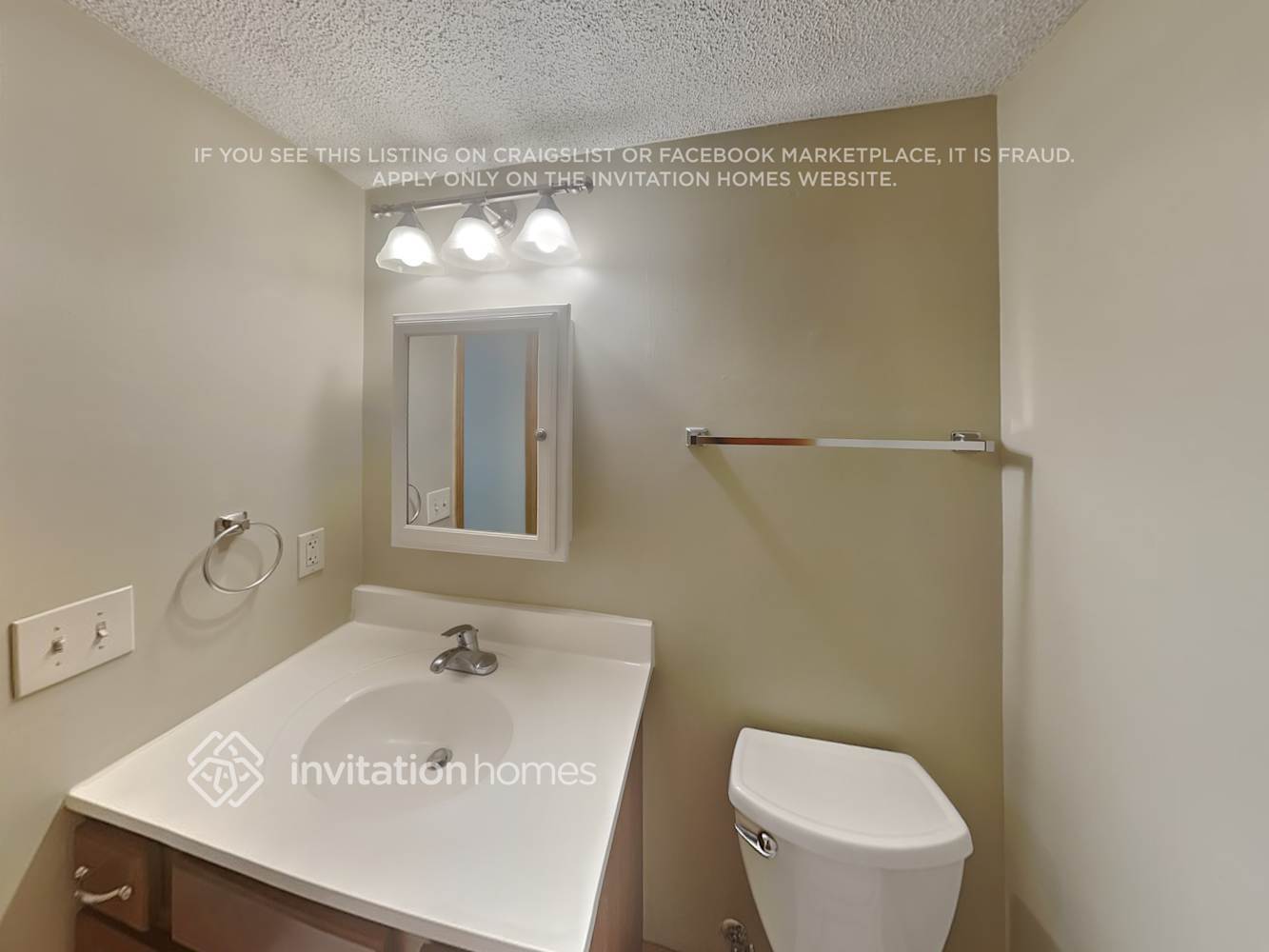 Building Photo - 14333 Hickory Way