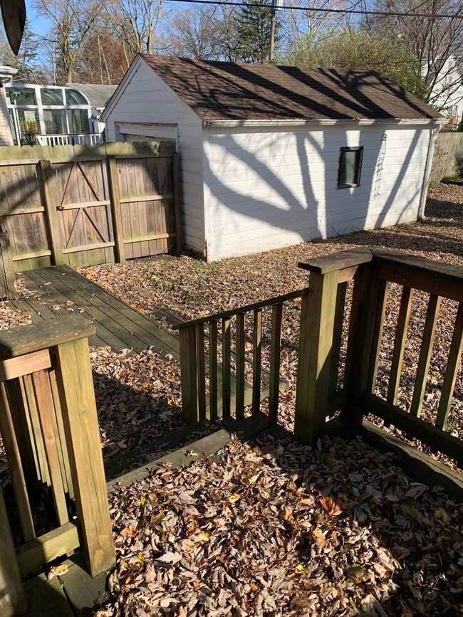 Building Photo - 4-Bed Single Family Home Available Now
