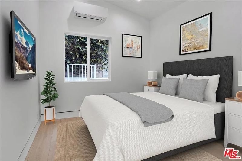 Building Photo - 5561 1/2 El Canon Ave