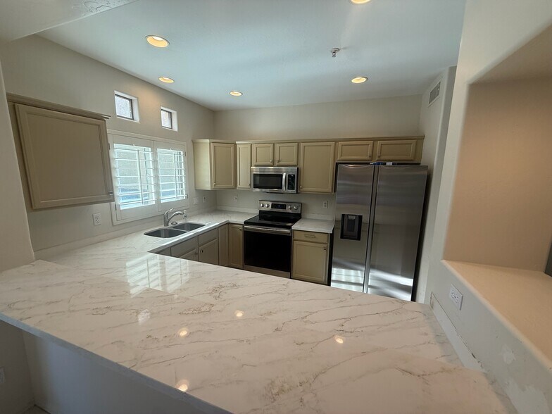 Building Photo - 9100 E Raintree Dr