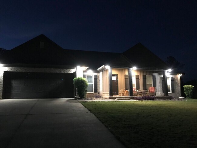 Building Photo - Wetumpka Home