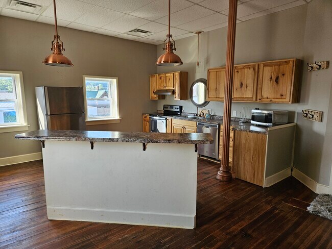 Building Photo - 301 Broadway