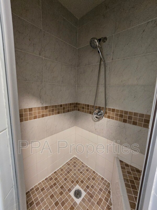 Building Photo - 7122 Ramblewood Dr