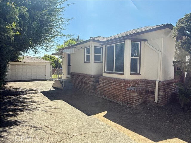 Building Photo - 1016 Montecito Dr