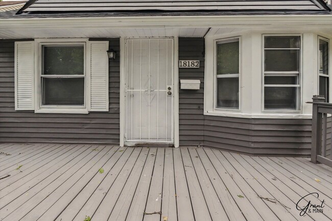 Building Photo - $1,300/month - 3 Bed 1 Bath Single Family ...