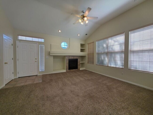 Building Photo - 2-Bedroom, 2-Bath + Den Single-Family Home...