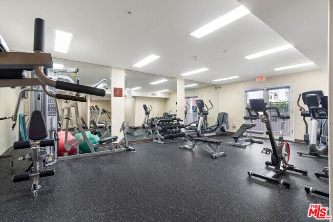 Building Photo - 3740 Santa Rosalia Dr
