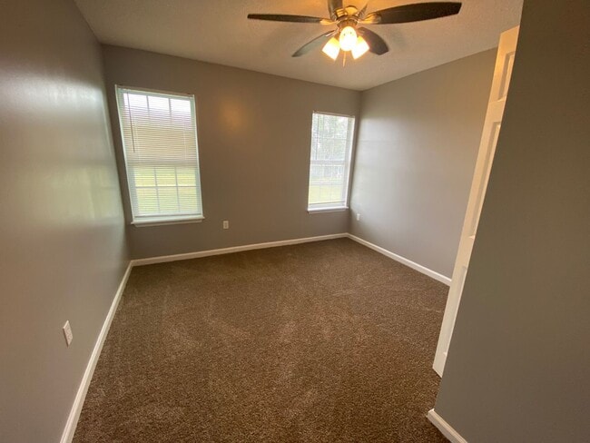 Building Photo - 3928 Laurelbrook Dr